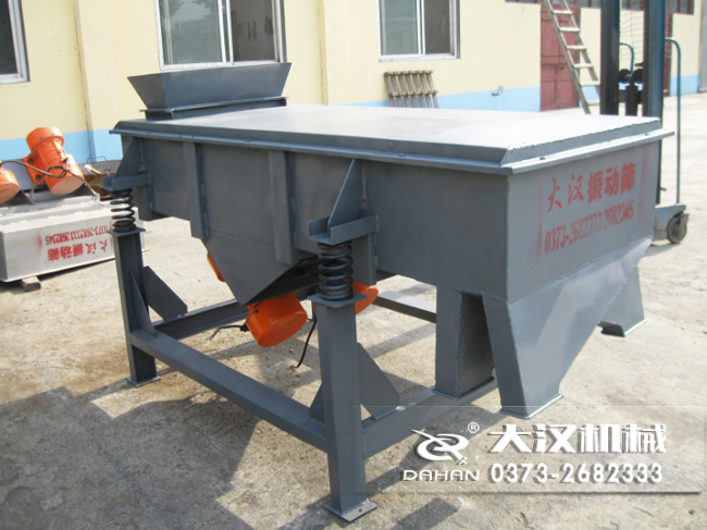 1016型直線振動(dòng)篩 1016型直線振動(dòng)篩的材質(zhì)分為:不銹鋼,碳鋼兩種可以選擇。