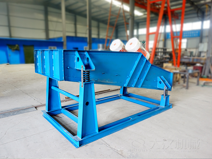 大型振動篩主要是用來篩分煤礦，礦石一些大型的篩分場地中。